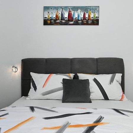 Luxury Apartment White Crystal คาชเตลา ภายนอก รูปภาพ