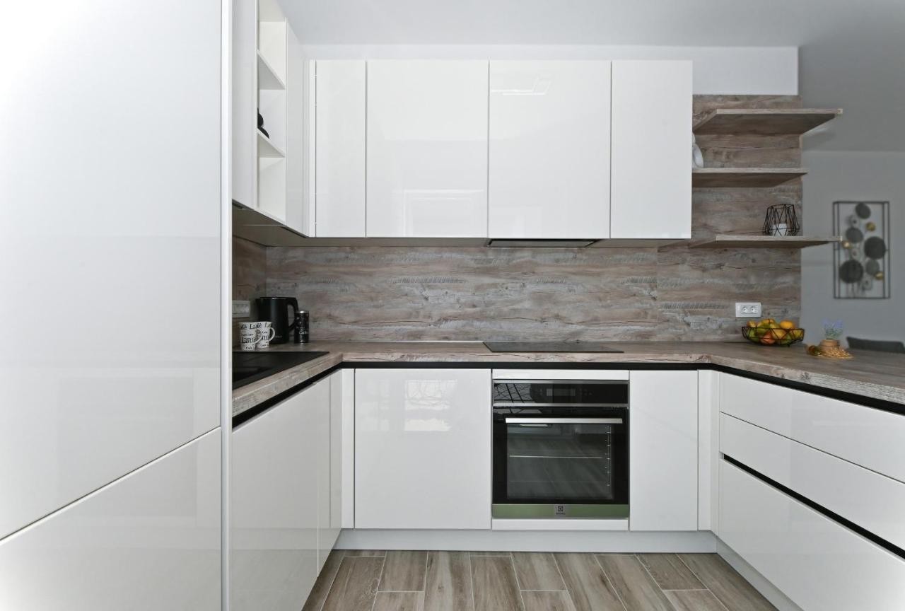 Luxury Apartment White Crystal คาชเตลา ภายนอก รูปภาพ