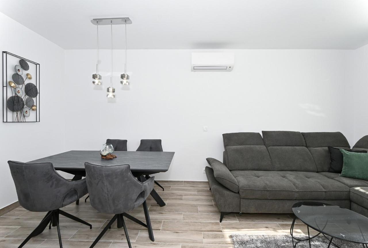 Luxury Apartment White Crystal คาชเตลา ภายนอก รูปภาพ