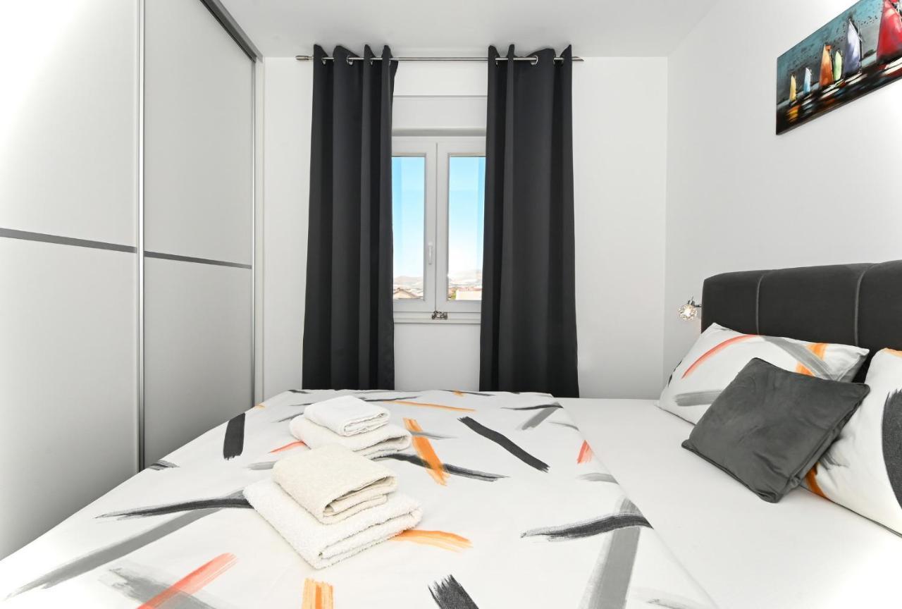 Luxury Apartment White Crystal คาชเตลา ภายนอก รูปภาพ